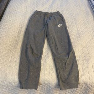 Geay nike sweatpants